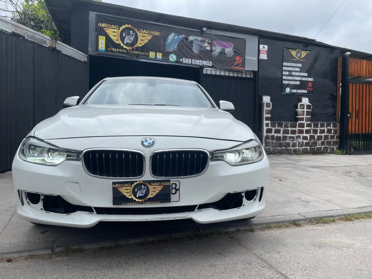 BMW Serie 3 entregado tras diagnóstico y reparación completa de airbags en taller Santiago